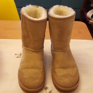 Women's Ugg boots size 6